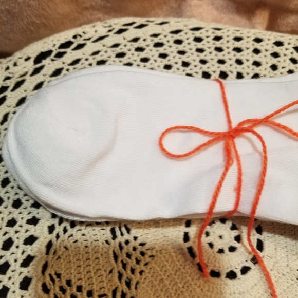 New set of 5 pair white socks - Picture 3 of 4